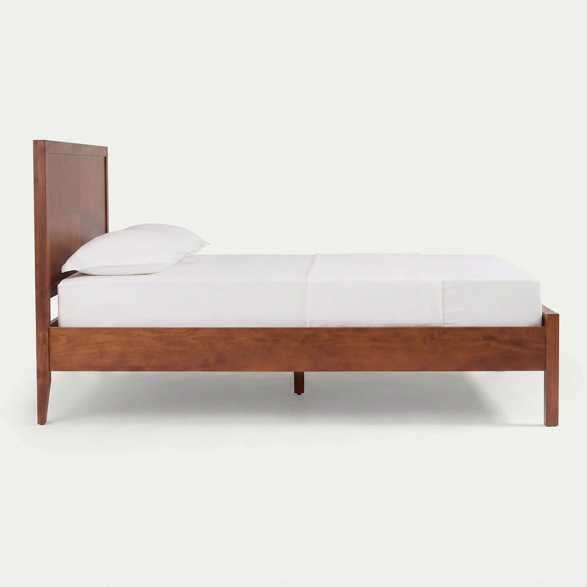 Engineered for a noise-free experience, this bed features a premium system of ergonomic curved slats that adapt to your body’s pressure points and enhance mattress longevity. The precision-fit joinery ensures a rock-solid foundation that remains perfectly quiet.