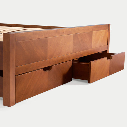 Two spacious drawers are discreetly built into the footboard. Equipped with premium soft-close glides, they provide high-capacity storage without compromising the bed's minimalist silhouette.